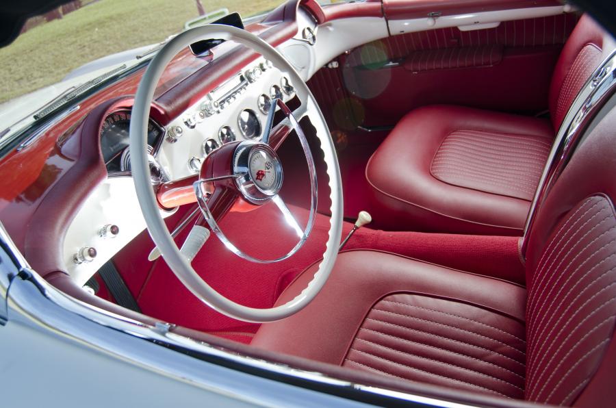 Интерьер Chevrolet Corvette (2934) 1953 года  (фото 18 из 91)